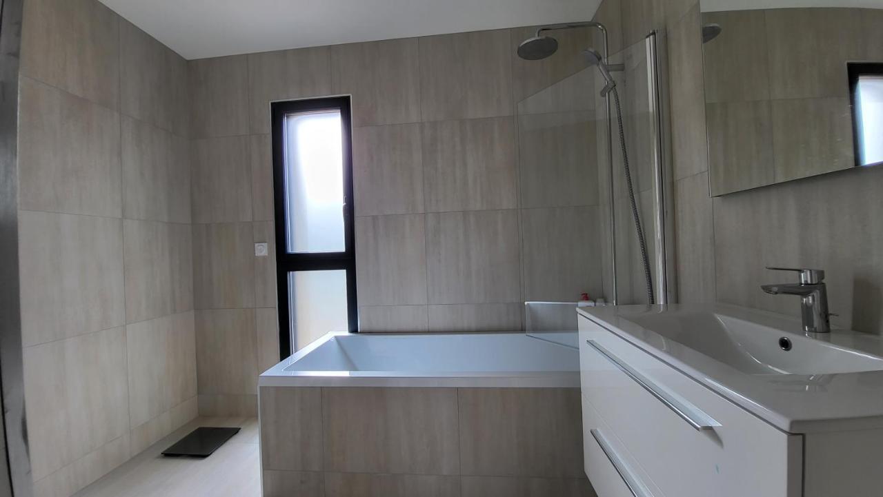 Villa Moderne De Standing Avec Piscine Privee A 400M De La Plage - 4 Chambres 孔卡 外观 照片
